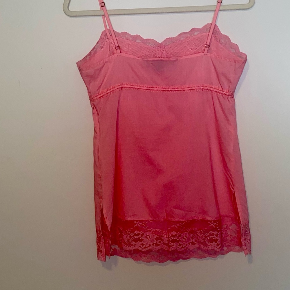Express Pink Tank - Picture 2 of 9